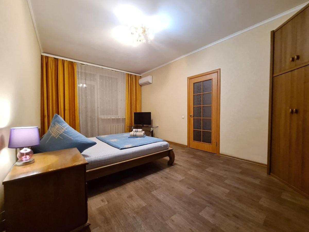 1-Room Luxury Apartment On Sobornyi Avenue 170-V, By Grandhome Zaporizhia Exterior foto